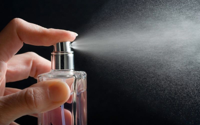 Parfüm Demlenmesi (Maceration) Nedir? Ucuz Parfümleri Orijinale Çevirme Taktiği