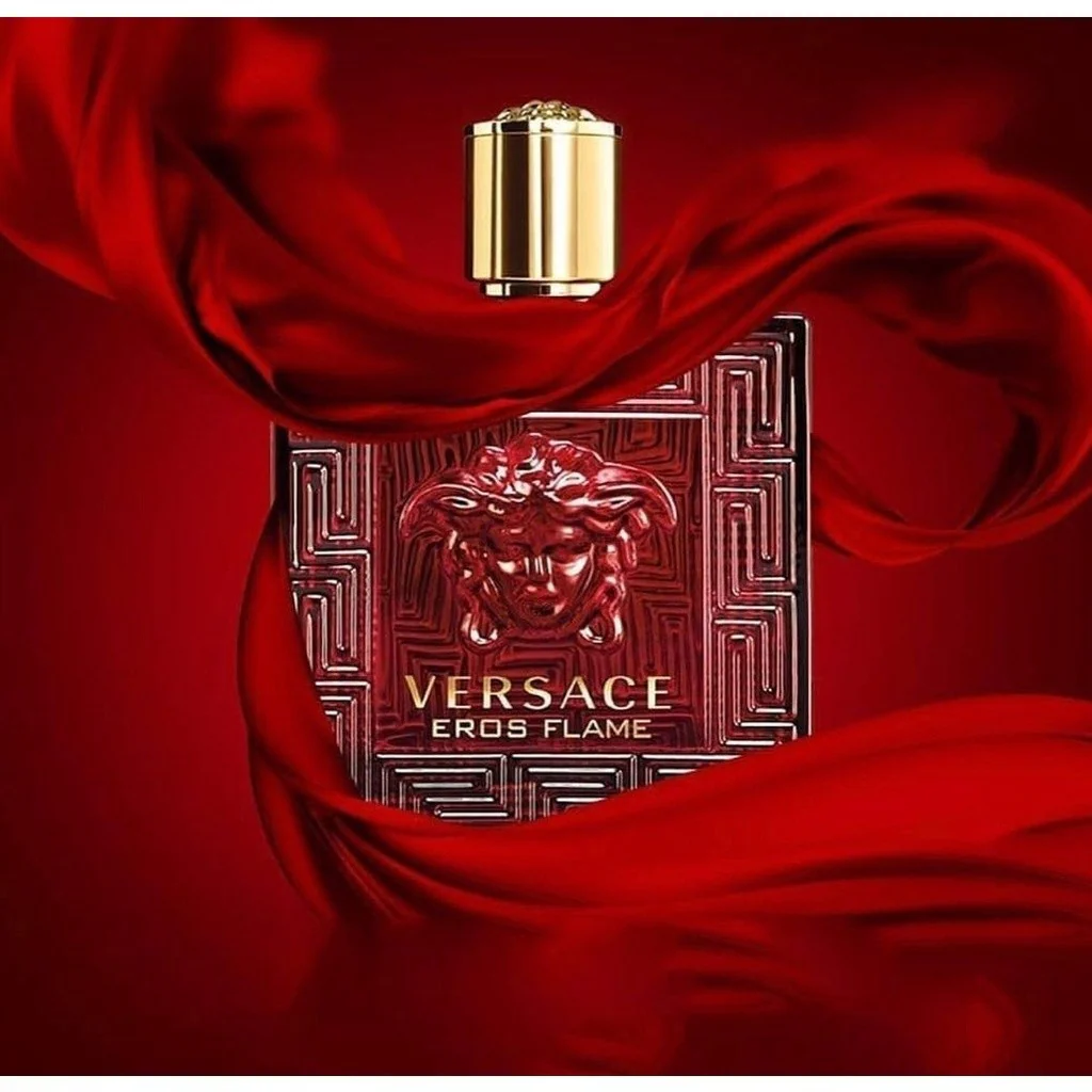 Versace Eros Flame İnceleme: Mavi Kralın Tahtı Sallanıyor Mu? (Kırmızı vs Mavi Kapışması!)